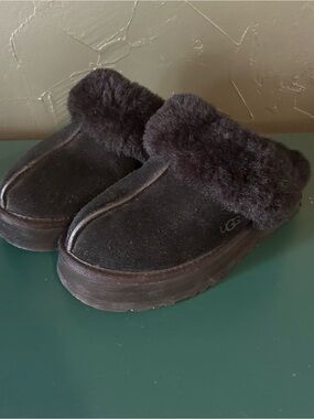 UGG Black Shearling Slip-On Clog Disquette Slipper Size 7